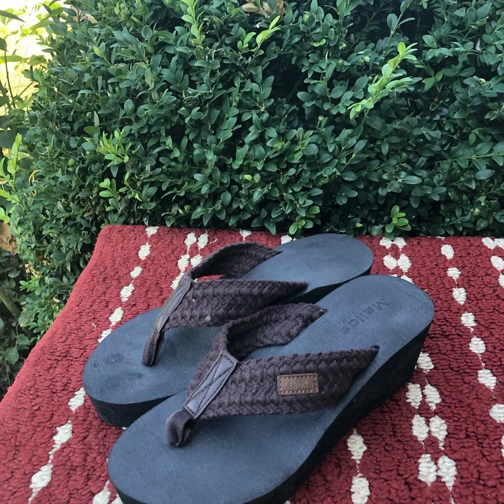 Malida Women’s Brown Braided Wedge Platform Flip-Flop Sandals Size 7